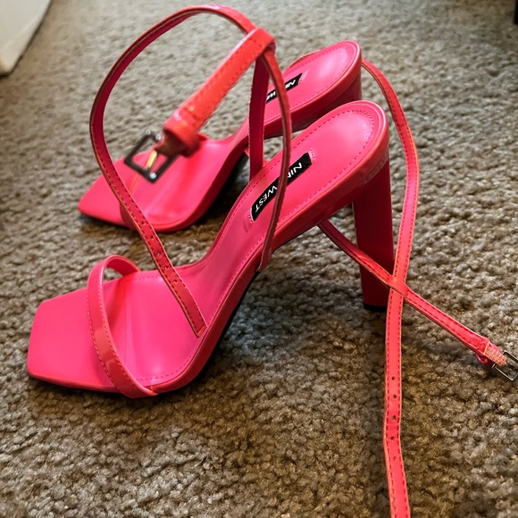 Nine West heels - HOT PINK - Picture 3 of 5